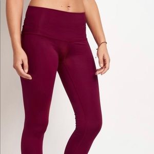 Teeki- solid burgundy hot pant